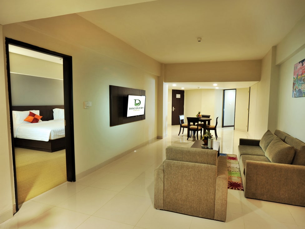 Accommodation - Premier Suite - Living Room
