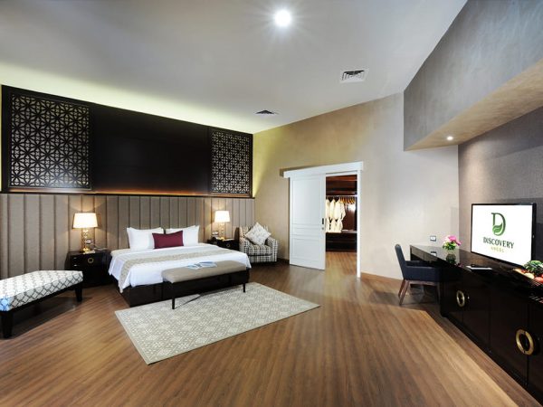 Accommodation - Discovery Suite - Bedroom